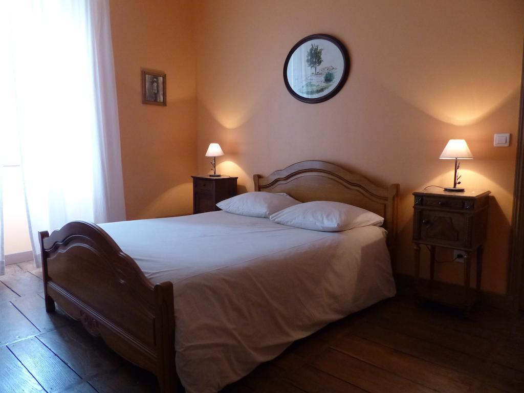 Le Domaine De Panissac Bed & Breakfast Berneuil  Oda fotoğraf