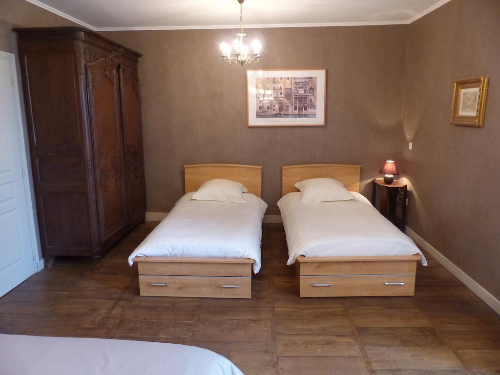 Le Domaine De Panissac Bed & Breakfast Berneuil  Oda fotoğraf