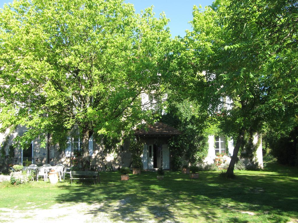 Le Domaine De Panissac Bed & Breakfast Berneuil  Dış mekan fotoğraf