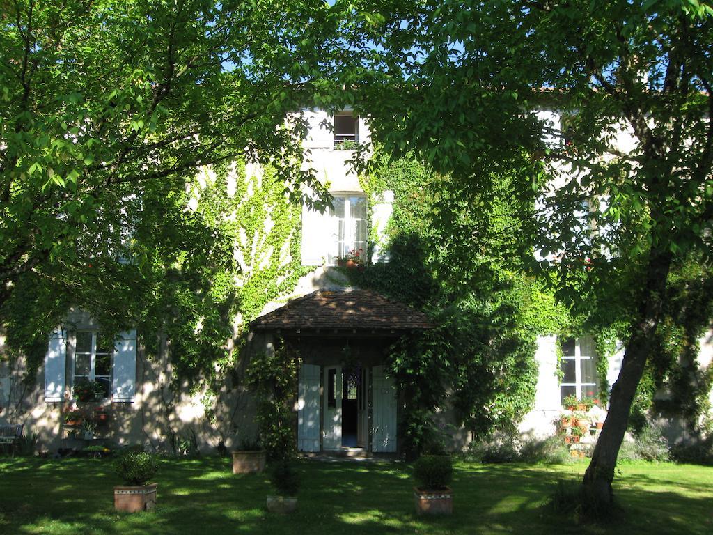 Le Domaine De Panissac Bed & Breakfast Berneuil  Dış mekan fotoğraf